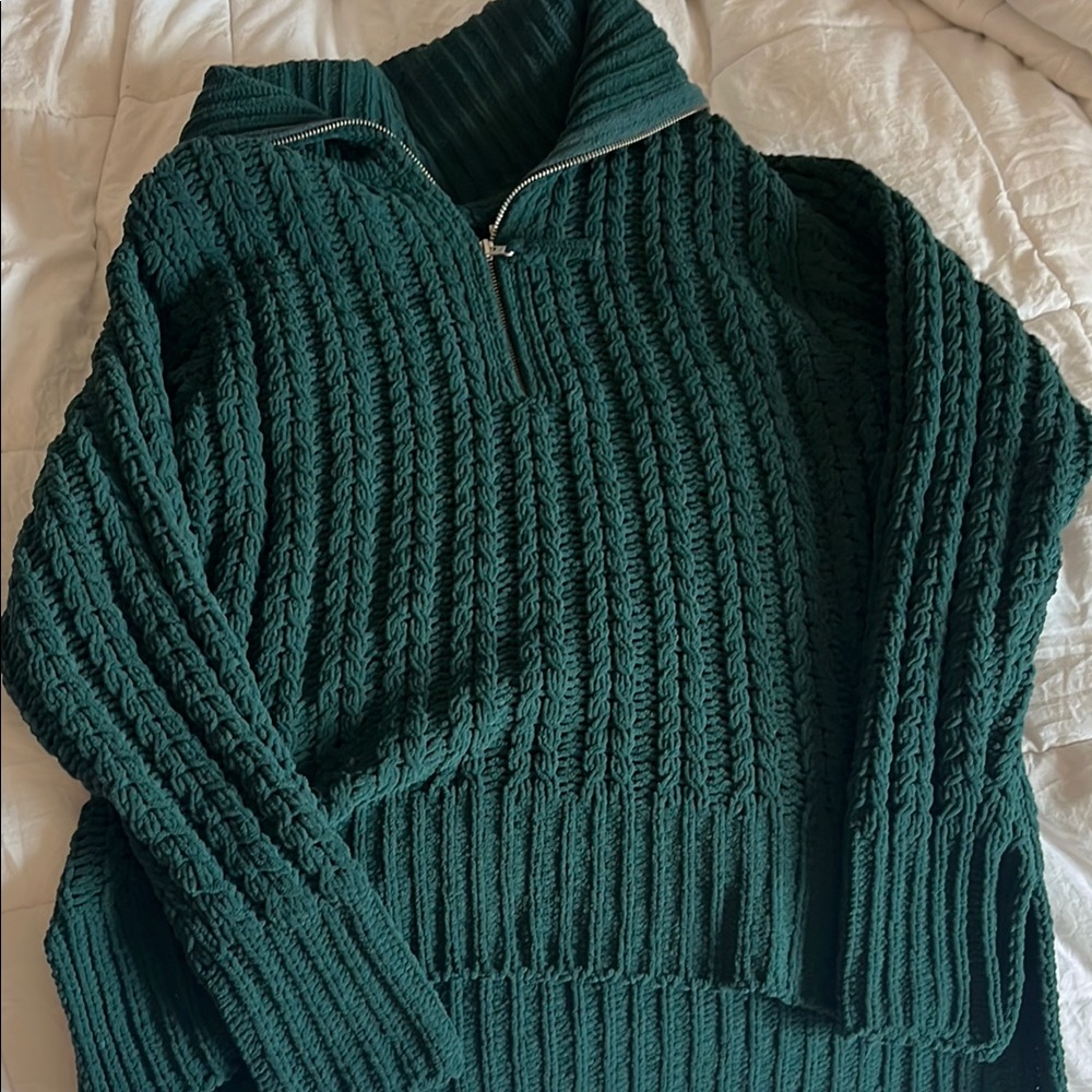 Women’s Green Cable Knit Sweater